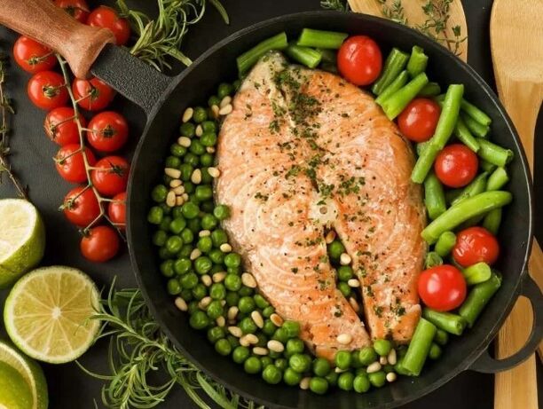 Fish with vegetables -sayuran