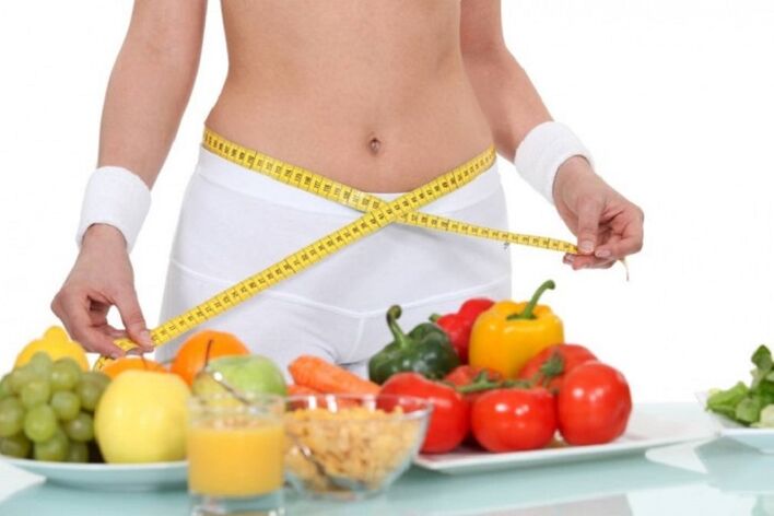 measuring waistline while losing weight on a protein diet