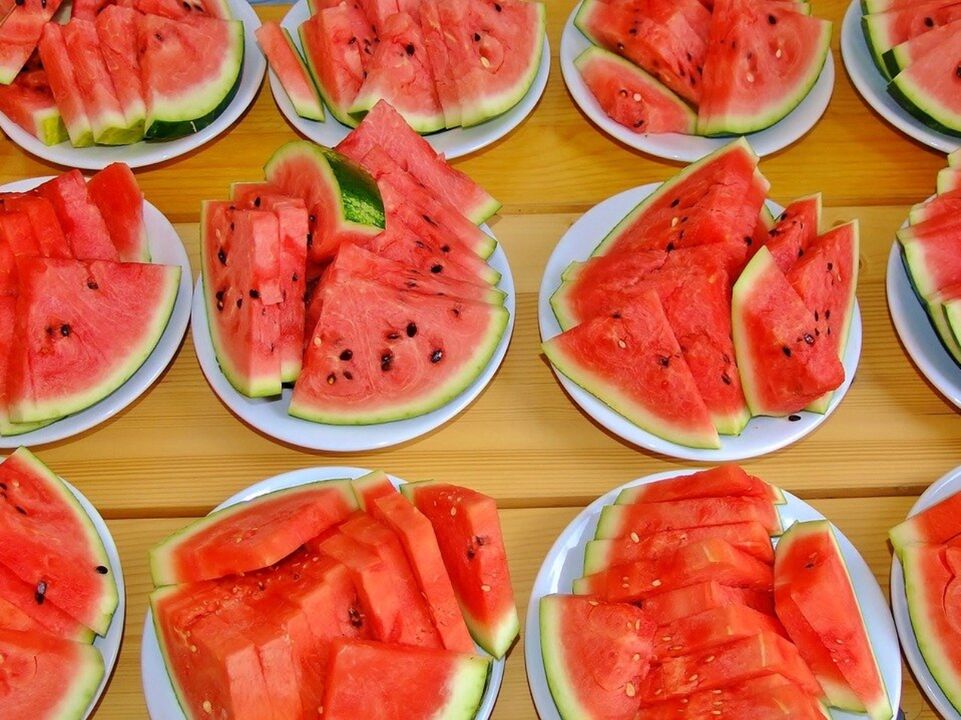 how much watermelon to use to lose weight